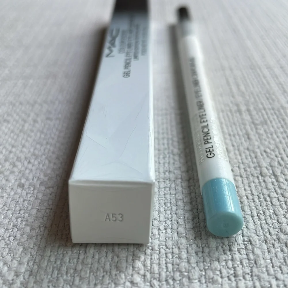 MAC Colour excess Gel Pencil Eyeliner limited edition- blurring Blue